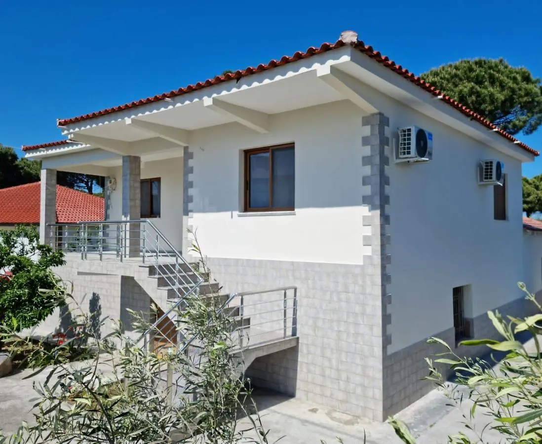 Pensionat Zani Guesthouse Fier